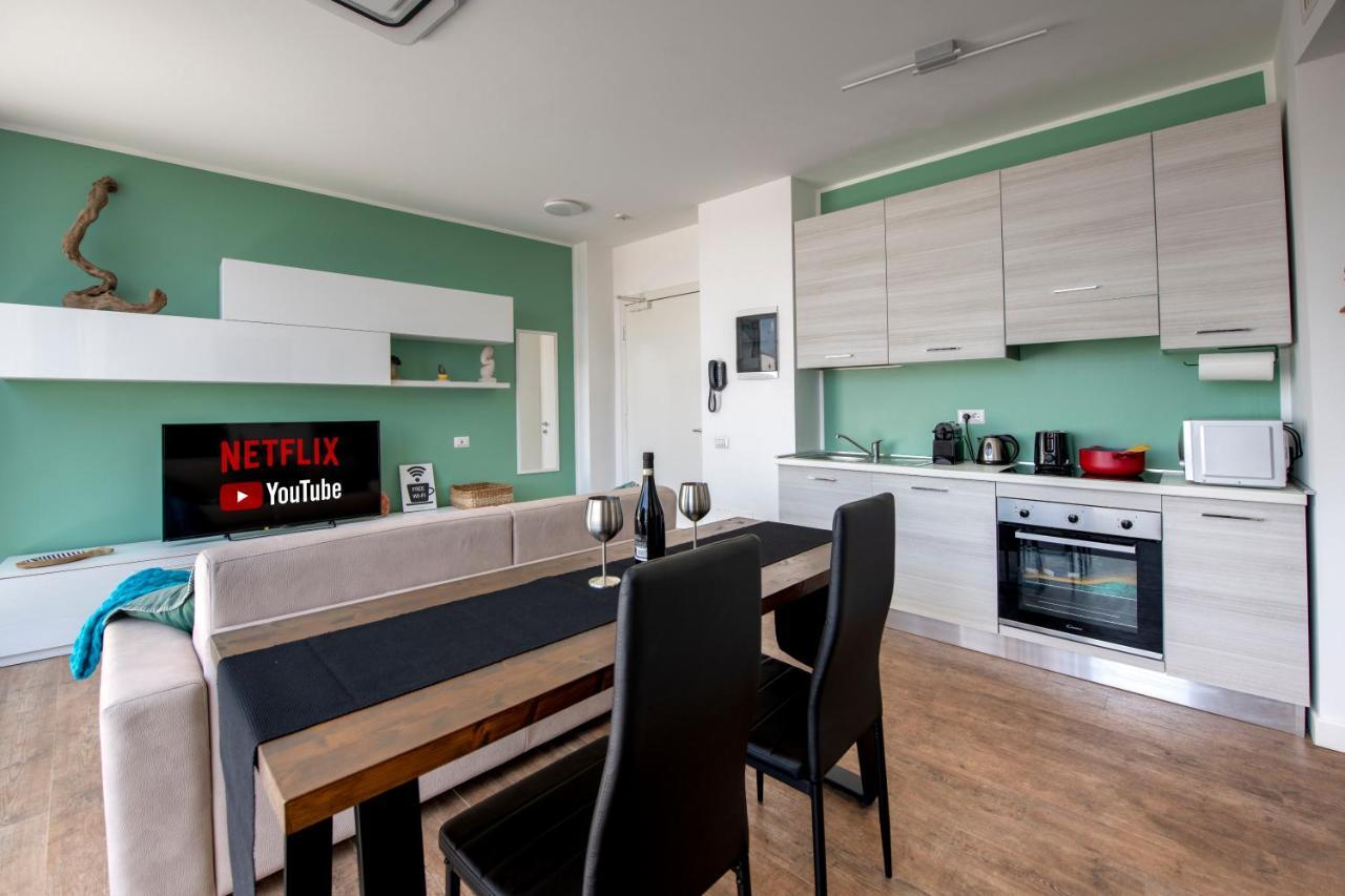 Ferienwohnung Attico Luxury Con Parcheggio E Terrazza Vista Mozzafiato Genua Exterior foto
