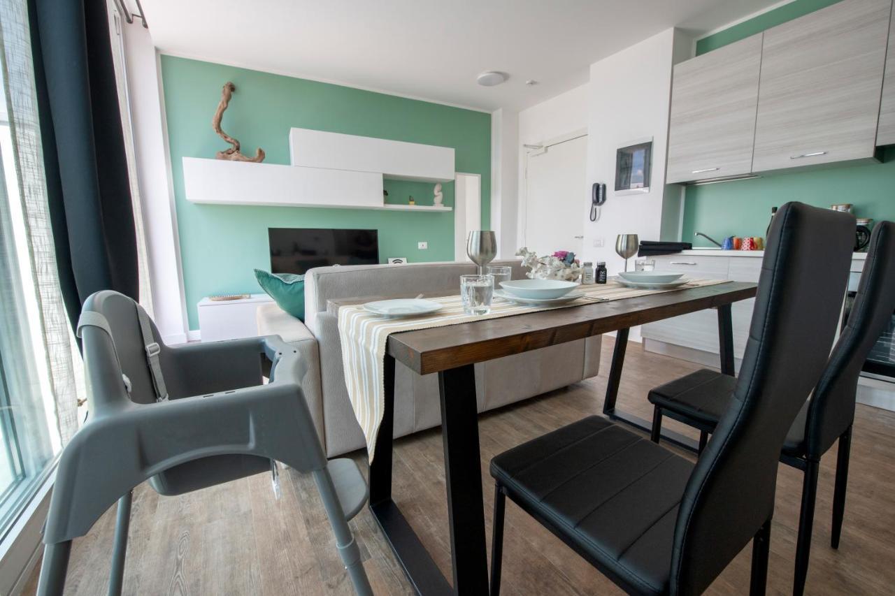 Ferienwohnung Attico Luxury Con Parcheggio E Terrazza Vista Mozzafiato Genua Exterior foto
