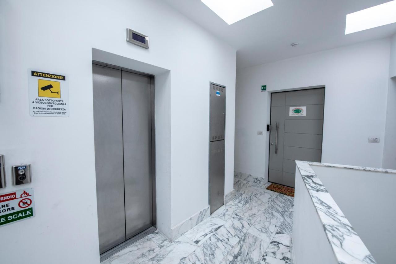 Ferienwohnung Attico Luxury Con Parcheggio E Terrazza Vista Mozzafiato Genua Exterior foto