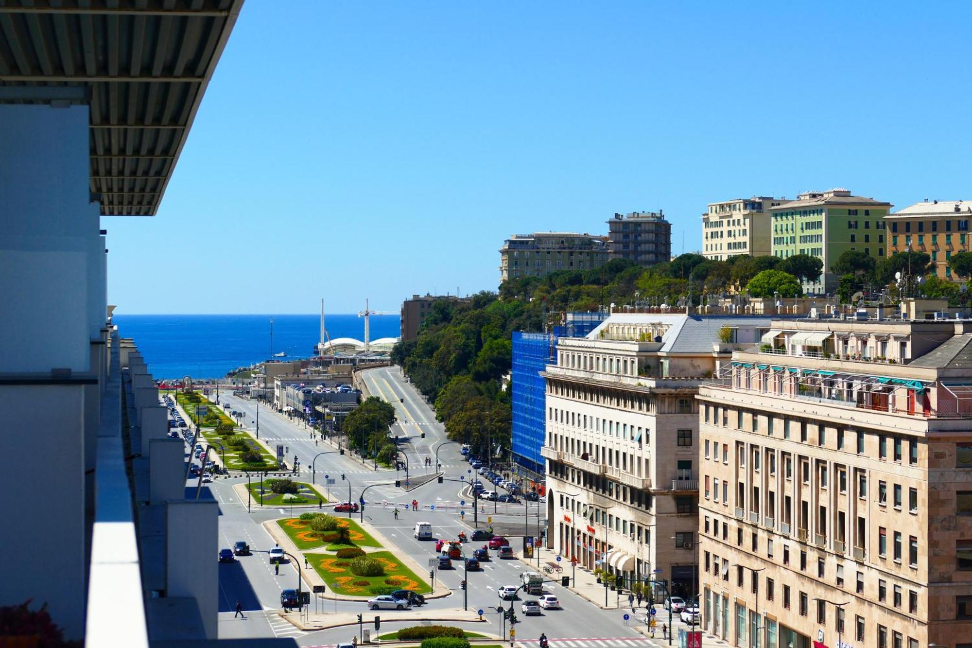 Ferienwohnung Attico Luxury Con Parcheggio E Terrazza Vista Mozzafiato Genua Exterior foto