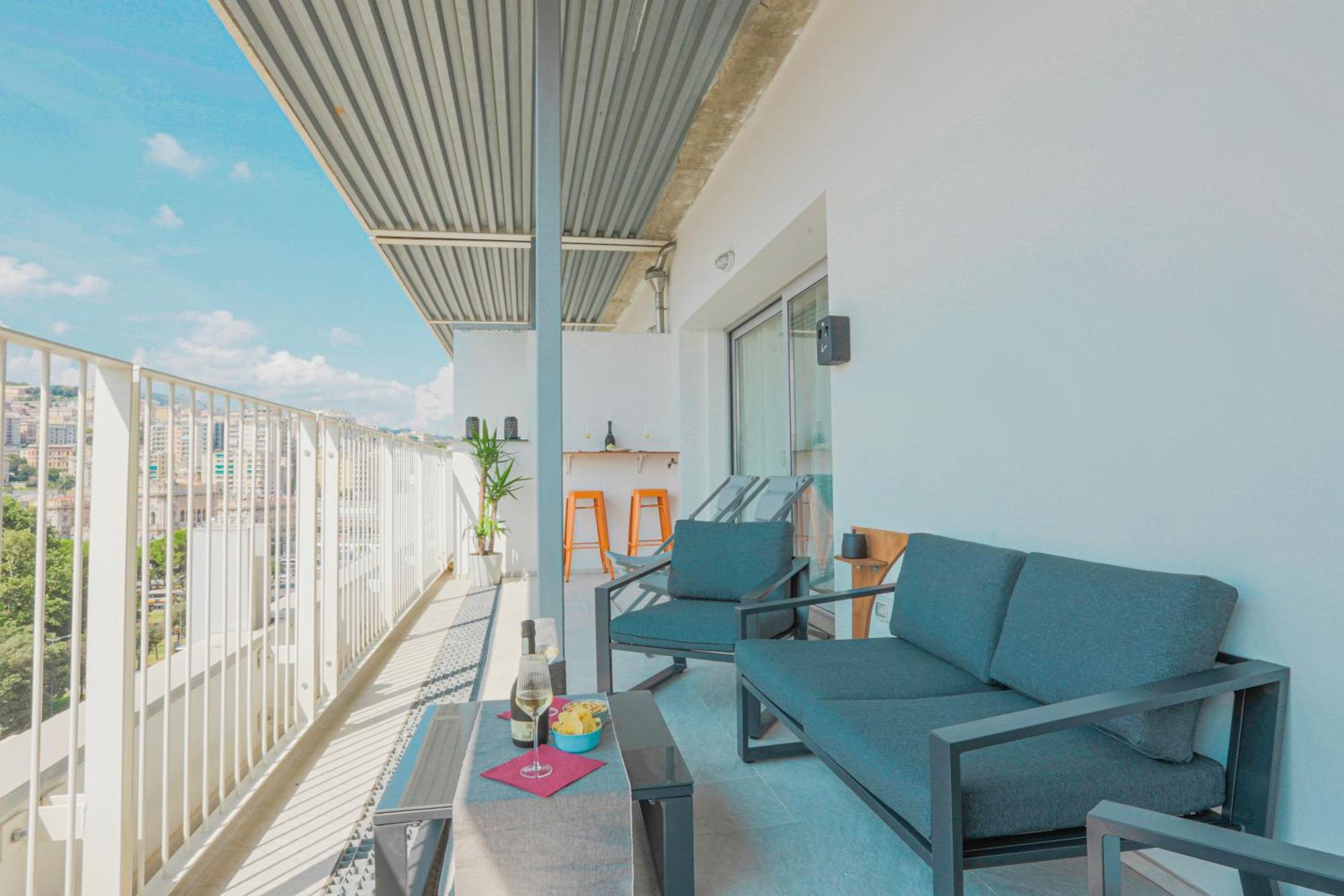 Ferienwohnung Attico Luxury Con Parcheggio E Terrazza Vista Mozzafiato Genua Zimmer foto